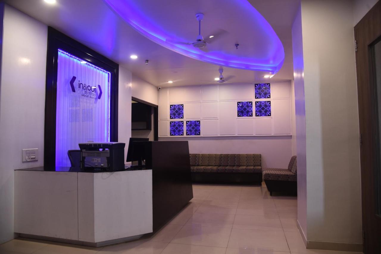 In & Out Dormitory Ahmedabad Ngoại thất bức ảnh