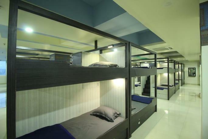 In & Out Dormitory Ahmedabad Ngoại thất bức ảnh